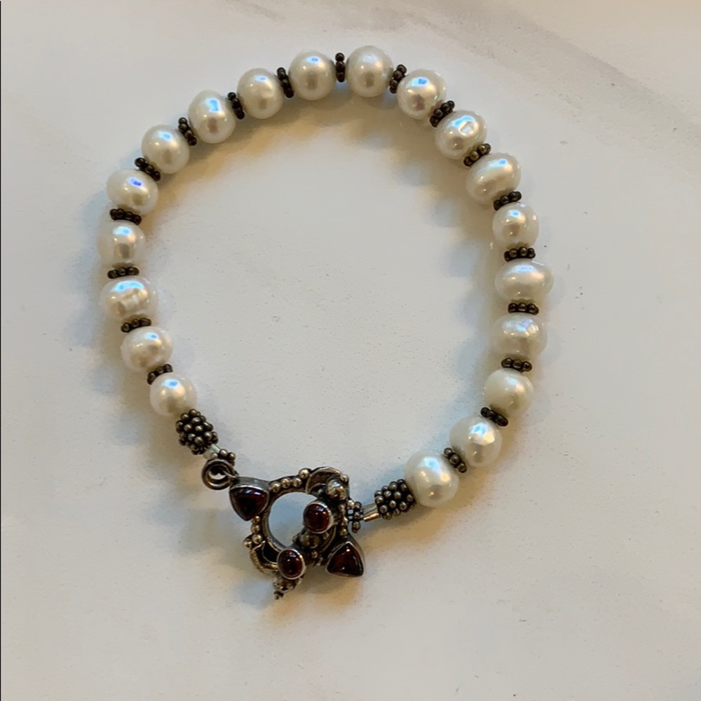 Peal and Garnet bracelet.